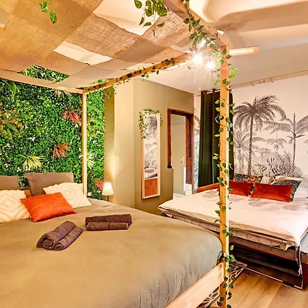 Jungle Cocoon , Sauna Pv , Centre , 4 Personnes *